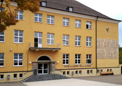 Vorderansicht der Schlossberg-Realschule