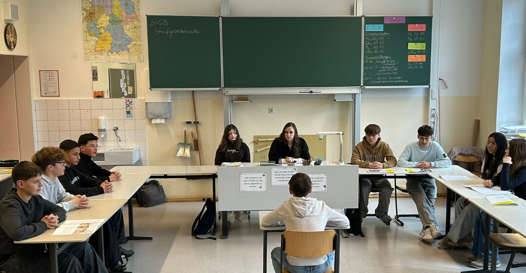 Rechtsstaat macht Schule