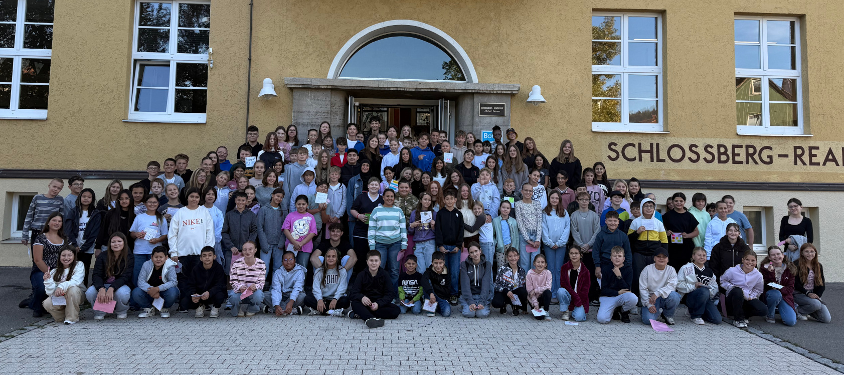 alle Welcome Buddies mit ihren Schützlingen